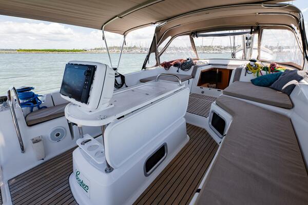 Coopers 52ft Jeanneau Yacht For Sale