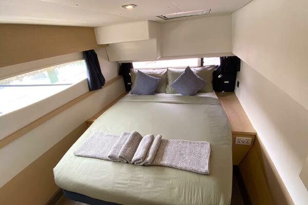 Absinthe 49ft Fountaine Pajot Yacht For Sale