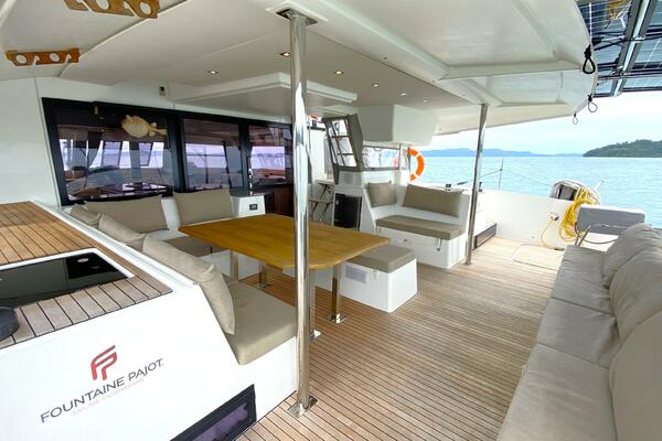 Absinthe 49ft Fountaine Pajot Yacht For Sale