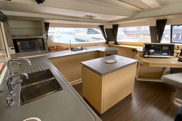 Absinthe 49ft Fountaine Pajot Yacht For Sale
