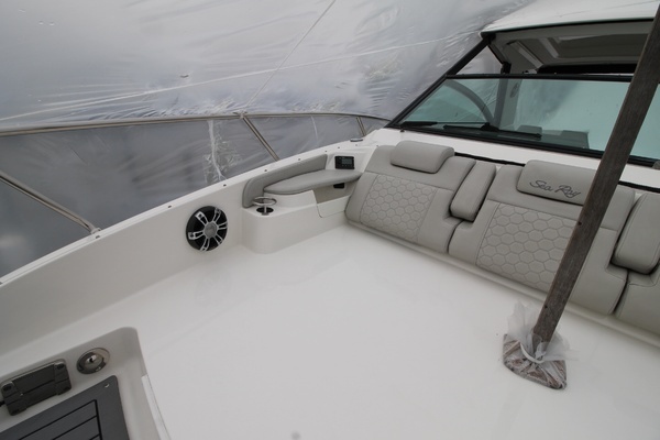 2020 Sea Ray 32
