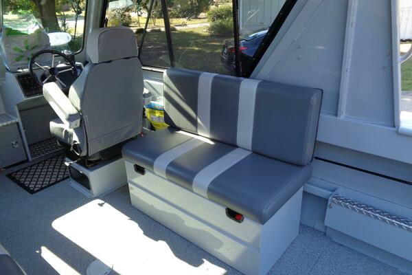 25ft Hewes Yacht For Sale