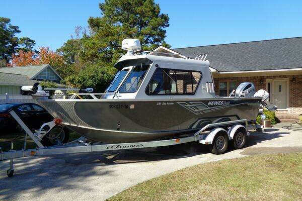Photo of the 2022 Hewes 210 Sea Runner ET HT