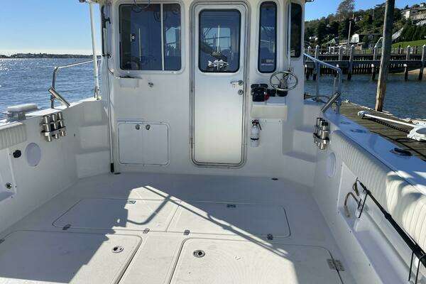 2017 Osprey Pilothouse 30