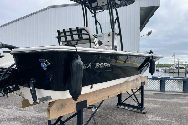 22ft Sea Born Yacht For Sale