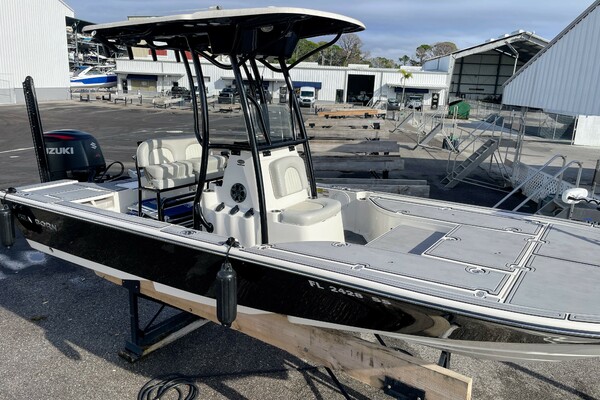 2019 Sea Born FX22