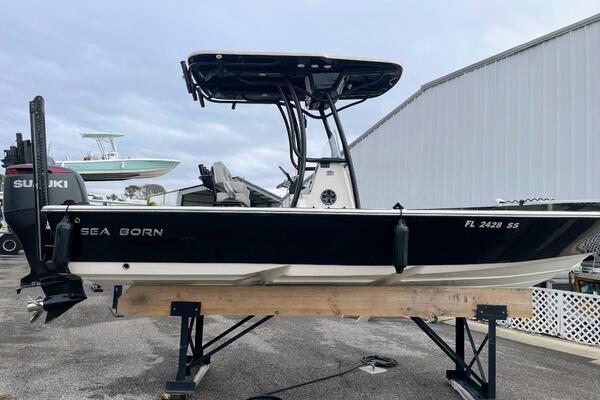 22ft Sea Born Yacht For Sale