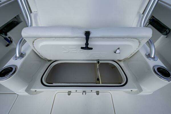 SeaVee 390B Yacht For Sale