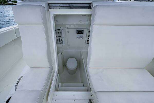 SeaVee 390B Yacht For Sale