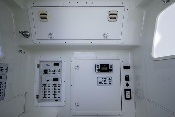 FISHY BUSINESS 39ft SeaVee Yacht For Sale