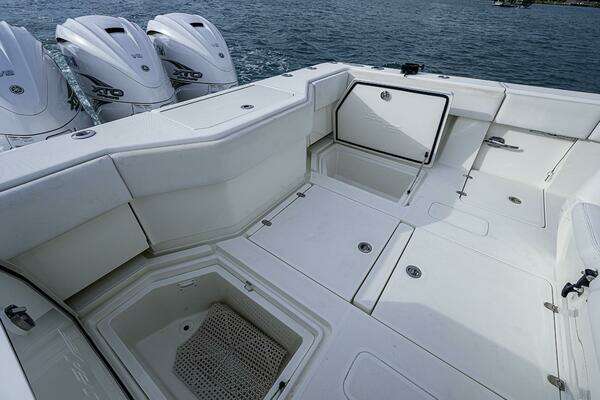 SeaVee 390B Yacht For Sale