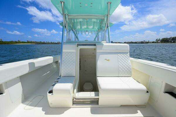 SeaVee Center Console Yacht For Sale