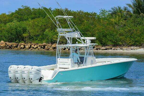 SeaVee Center Console Yacht For Sale