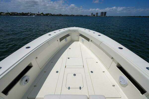 SeaVee Center Console Yacht For Sale