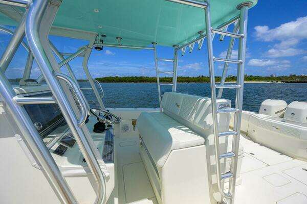SeaVee Center Console Yacht For Sale