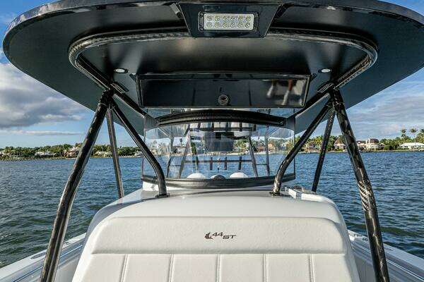 Contender 44 ST Yacht For Sale