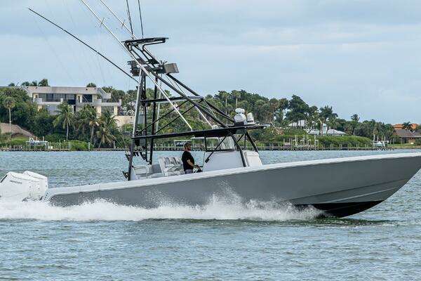 Contender 44 ST Yacht For Sale