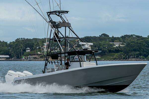 Contender 44 ST Yacht For Sale