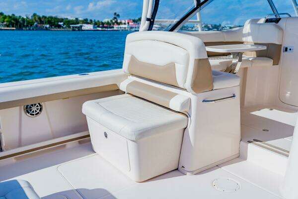 Grady-White 335 Freedom Yacht For Sale