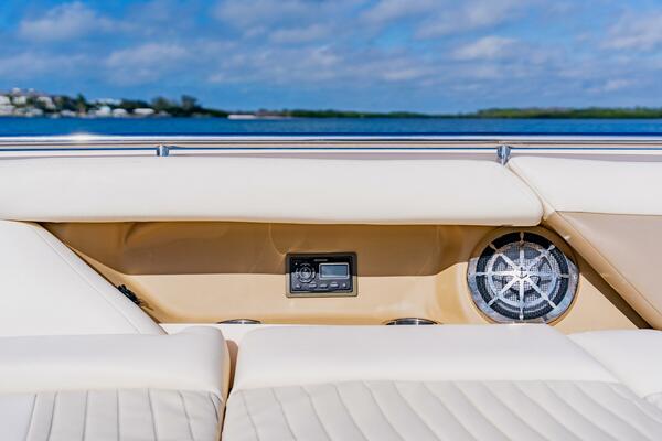 33ft Grady White Yacht For Sale