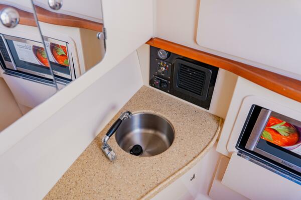 33ft Grady White Yacht For Sale