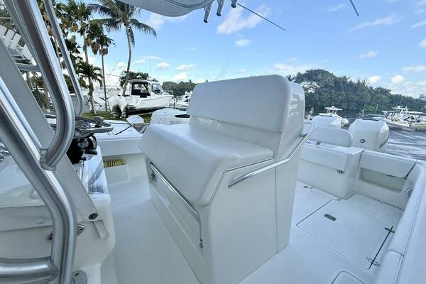 32ft SeaVee Yacht For Sale