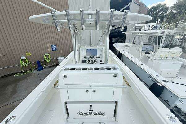 SeaVee 320B Yacht For Sale