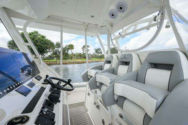 Regulator 41 Yacht For Sale