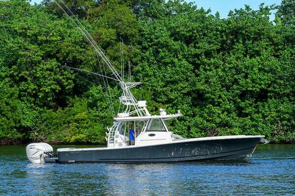 41-ft-Regulator-2021-41-Revelry North Palm Beach Florida United States  yacht for sale