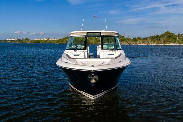 Tiara Yachts 34 LX Yacht For Sale