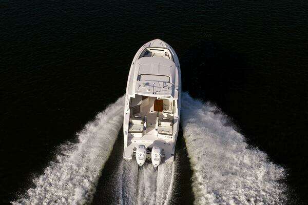 Tiara Yachts 34 LX Yacht For Sale