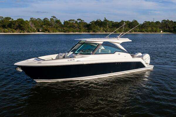 Tiara Yachts 34 LX Yacht For Sale