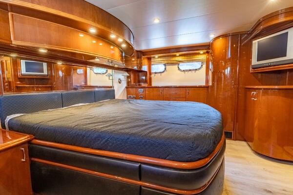 MAGIC MOMENTS 59ft Marquis Yacht For Sale