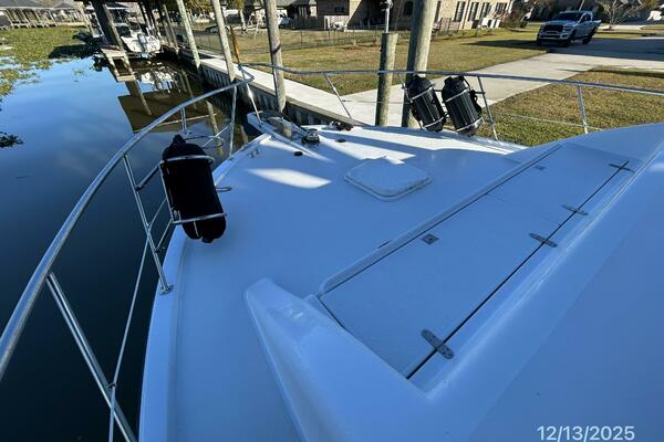 Perfect Fit 60ft Jefferson Yacht For Sale