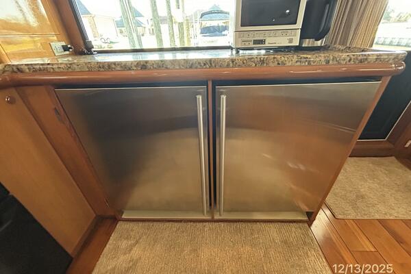 Perfect Fit 60ft Jefferson Yacht For Sale