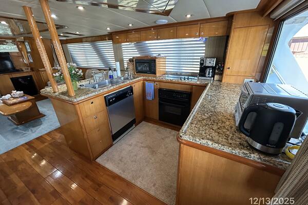 Perfect Fit 60ft Jefferson Yacht For Sale