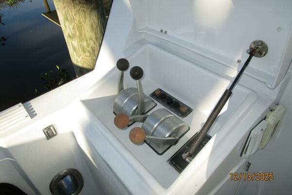 Perfect Fit 60ft Jefferson Yacht For Sale