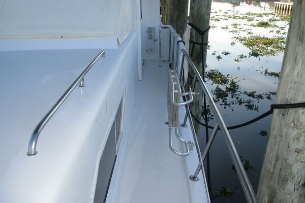 Perfect Fit 60ft Jefferson Yacht For Sale