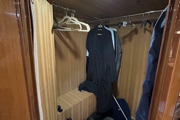 Perfect Fit 60ft Jefferson Yacht For Sale