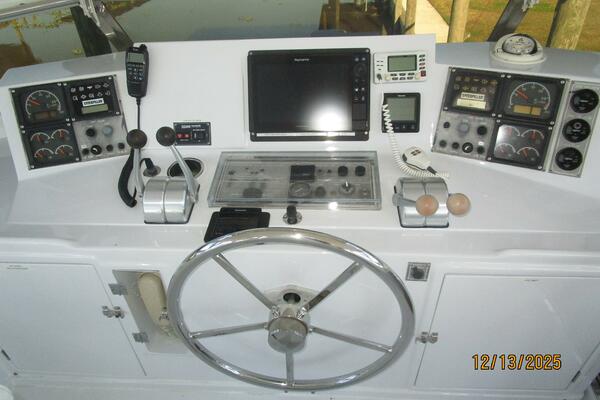 Perfect Fit 60ft Jefferson Yacht For Sale