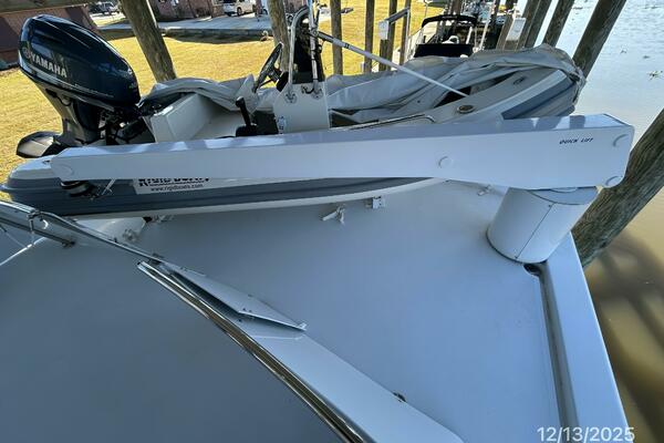 Perfect Fit 60ft Jefferson Yacht For Sale