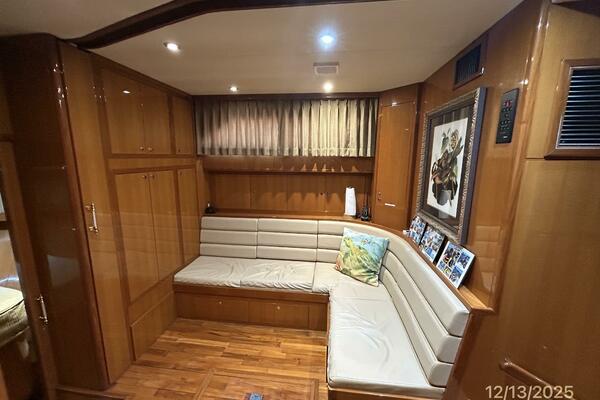 Perfect Fit 60ft Jefferson Yacht For Sale