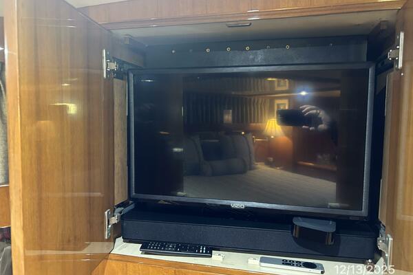 Perfect Fit 60ft Jefferson Yacht For Sale