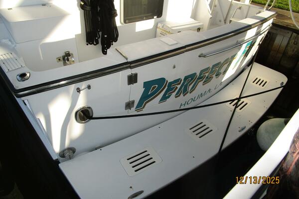 Perfect Fit 60ft Jefferson Yacht For Sale