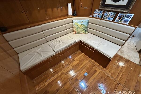 Perfect Fit 60ft Jefferson Yacht For Sale