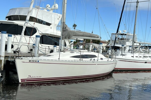 2007 Delphia 33 Sloop