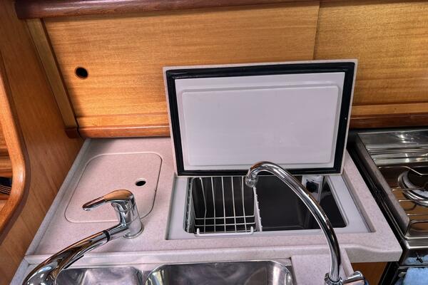 S V Margo 33ft Delphia Yacht For Sale