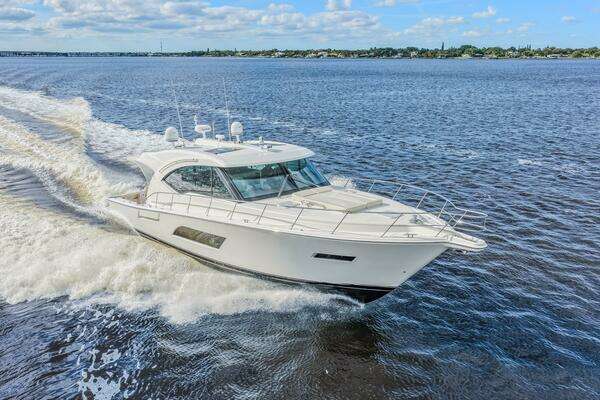 Riviera 565 SUV Yacht For Sale