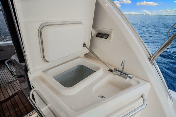 Escape Pod 56ft Riviera Yacht For Sale
