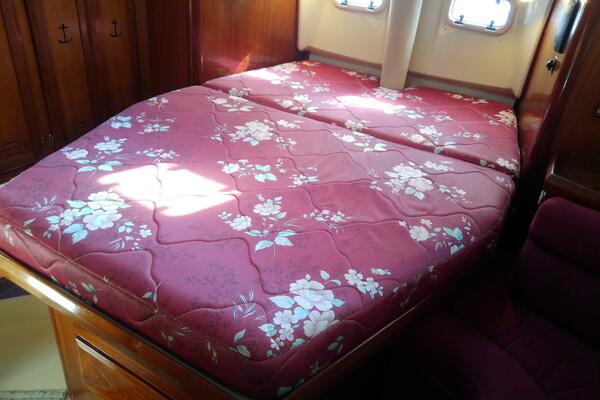 JerSea Girl  42ft Hunter Yacht For Sale